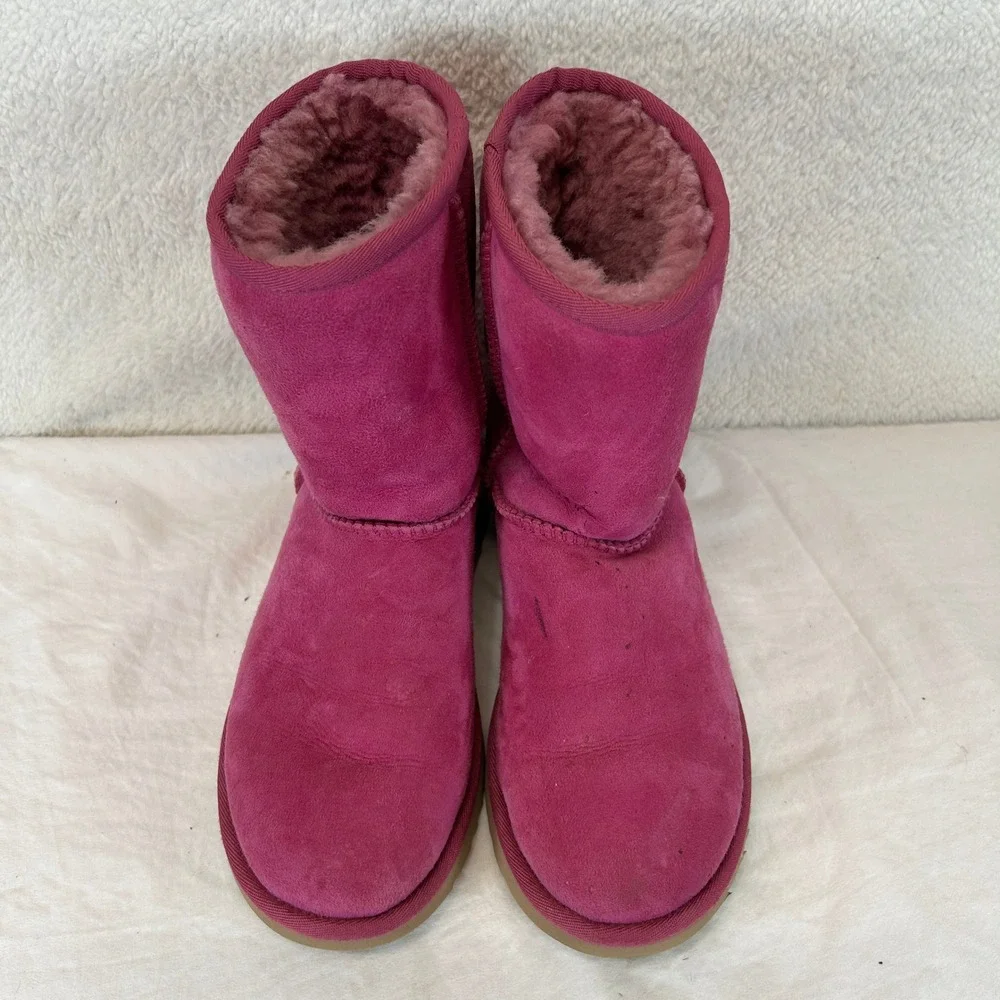 UGG Classic Short II Magenta Purple Suede Sheepskin Boots 1016223 Womens Size 6